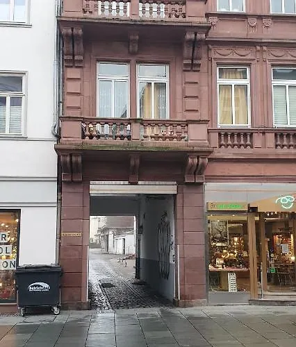 Von privat, Großes Zimmer sehr zentral in Bad Homburg Stadtmitte